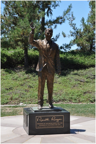 Reagan Statue