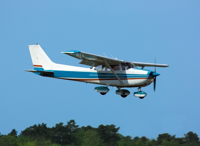 iStock-small private plane 2