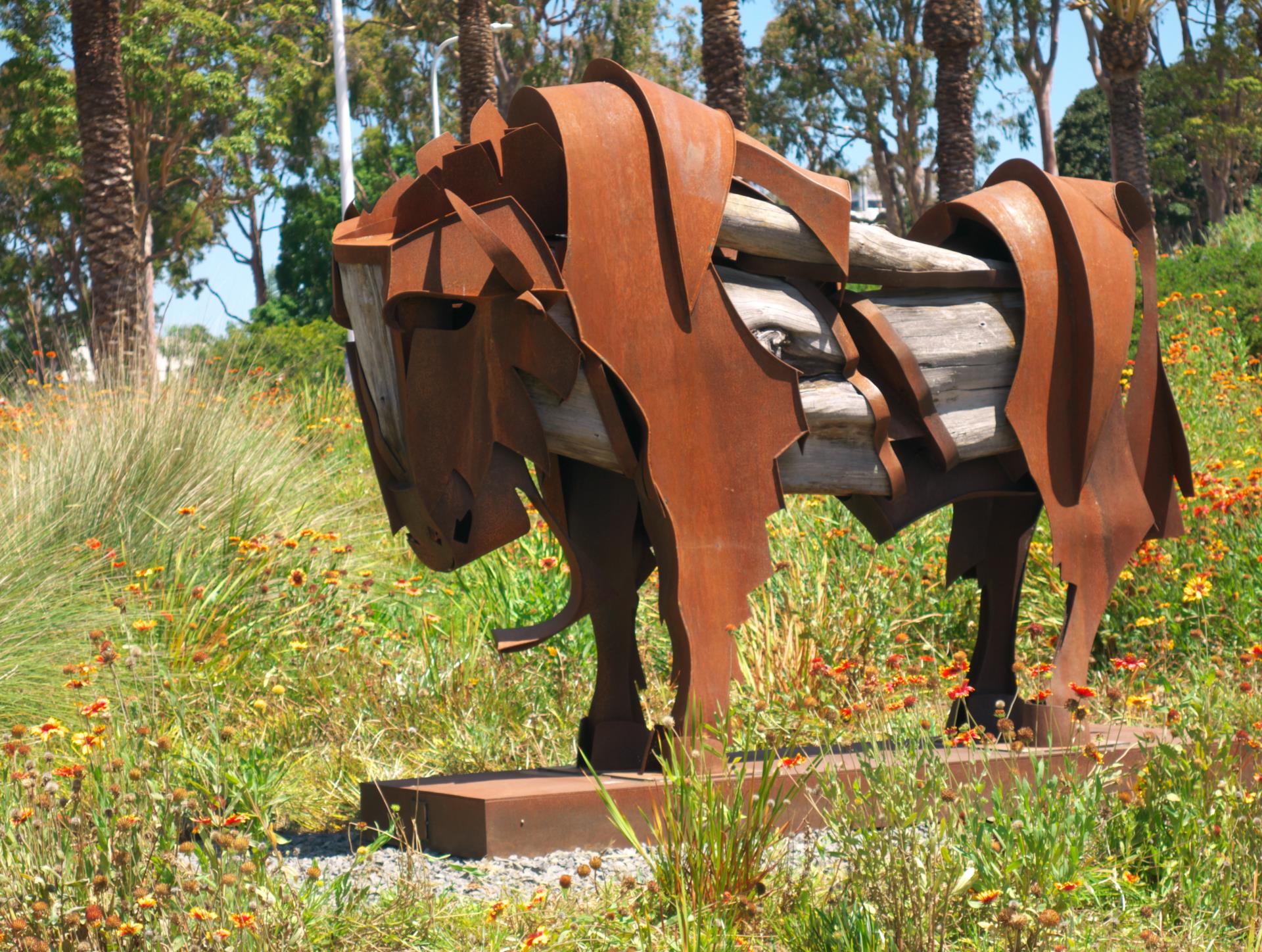 Walking Sculpture Tour – South Coast Plaza